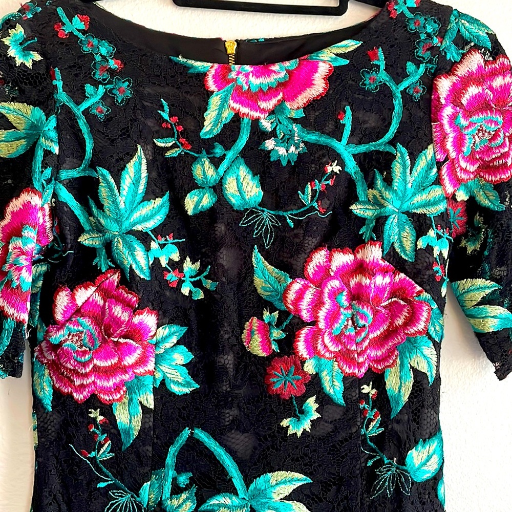 Elegant Pencil Dress Black Lace Flowers